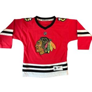 Kids Black Hawks hockey Patrick Kane jersey - size 5/6 (medium)